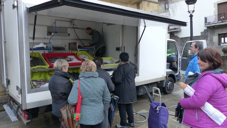Ia hamar urteren ostean, Elgeta arraindegi zerbitzurik gabe gelditu da