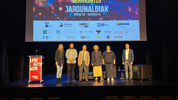 ZTB jardunaldien hamargarren edizioari eman diote hasiera, zientzia kuantikoa ardatz hartuta