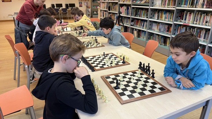 Interesa piztu du Eskoriatzako gaztetxoengan 'Xake goizak' egitasmoak