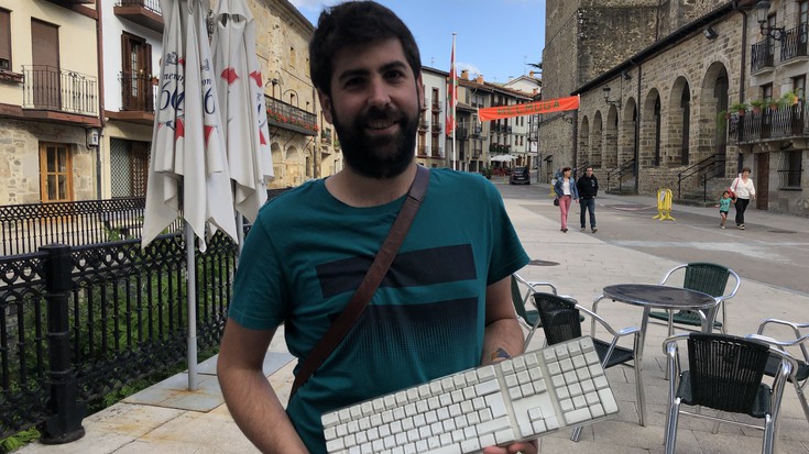 Ion Lizarazu: "Oso anitza da euskal Twitch komunitatea"
