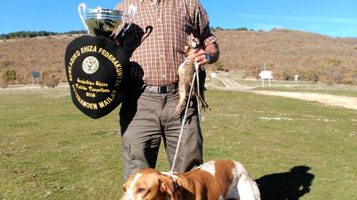 Euskadiko ehiza txikiko txapelduna da Juan Cruz Mendizabal