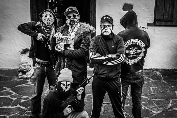Trigger eta Gorpuzkingz taldeek joko dute domekan gaztetxean