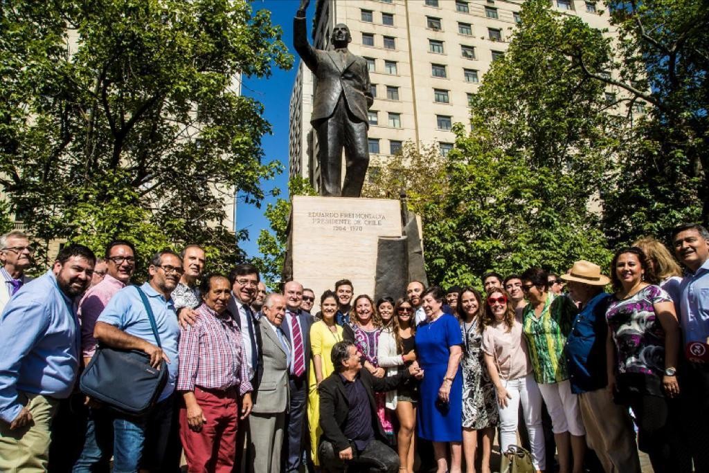 Eduardo Frei Montalvari, bere heriotzaren urteurrenean, Santiagon egin zaion omenaldian izan da Ortuzar