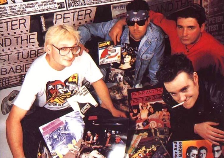 Peter & The Test Tube Babies talde ingelesa Oñatira bueltako da
