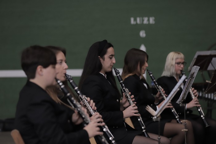 Bandaren kontzertu didaktiko eta pedagogikoa, domekan frontoian