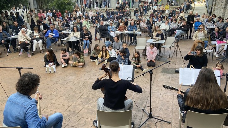 Familien arteko kontzertua, Arrasate Musikalen eskutik