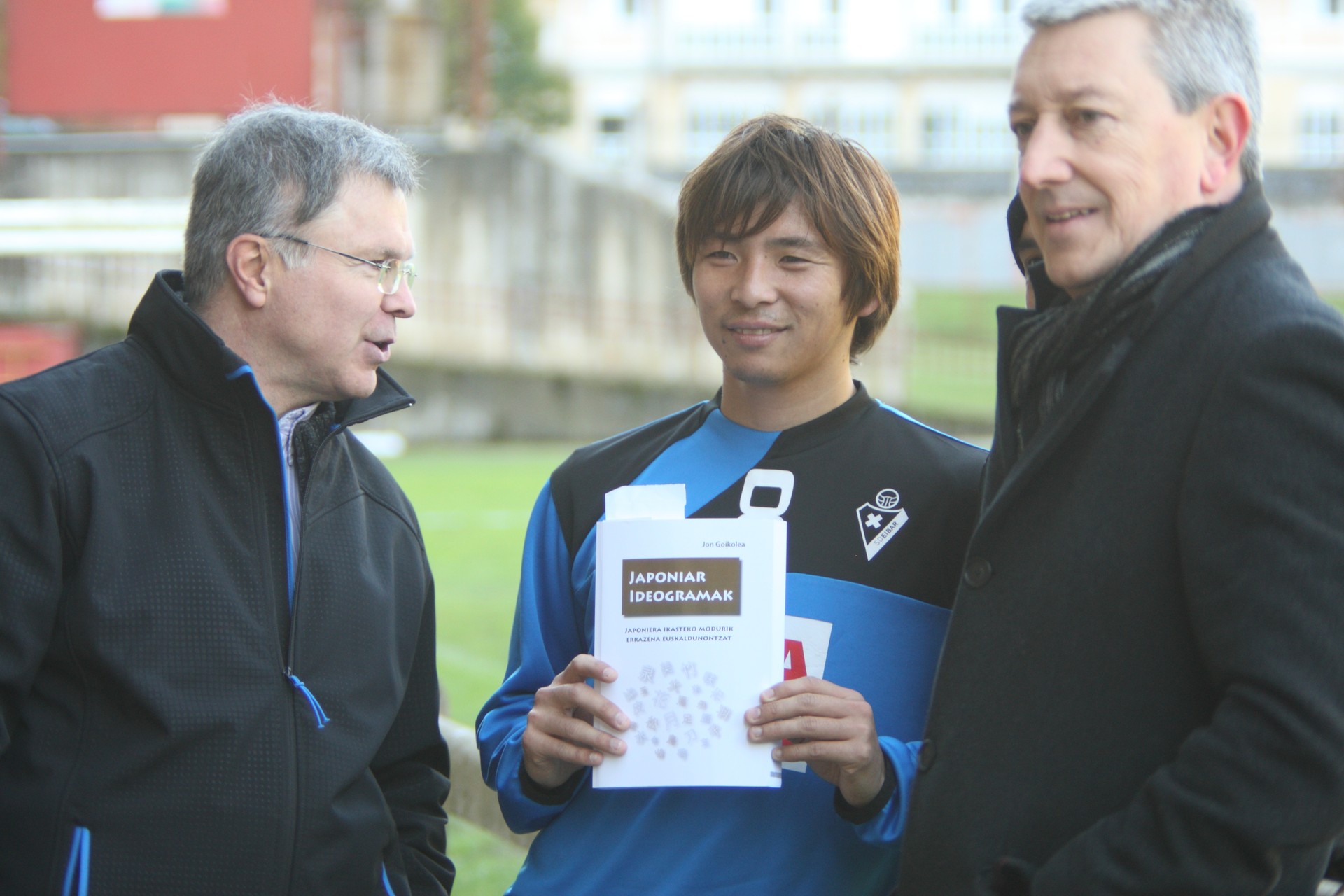 Takashi Inui laster euskara ikasten