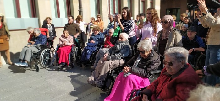 Iturbideko egoiliarrekin, Pertsona Nagusien Nazioarteko Egunaren baitan