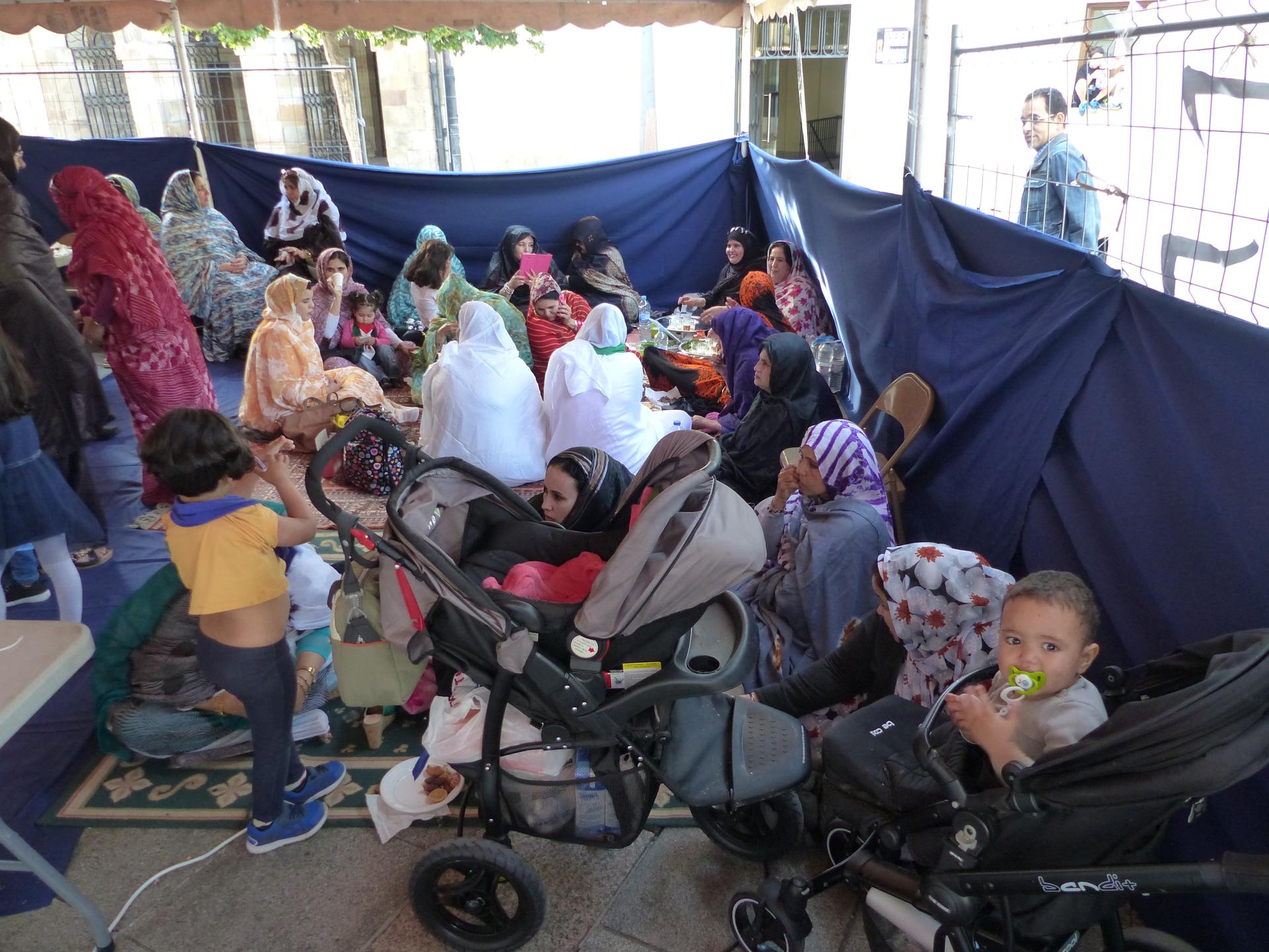 Arrasatearrekin batera ospatu dute sahararrek 44. urteurrena