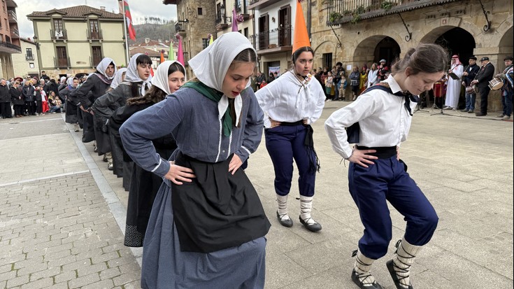 Aratusteetako zapatua dantza eta musikaz betetakoa izango da