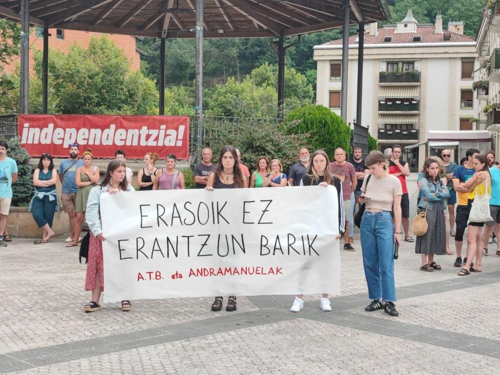 Jaietan gertatutako eraso homofoboa salatu dute antzuolarrek