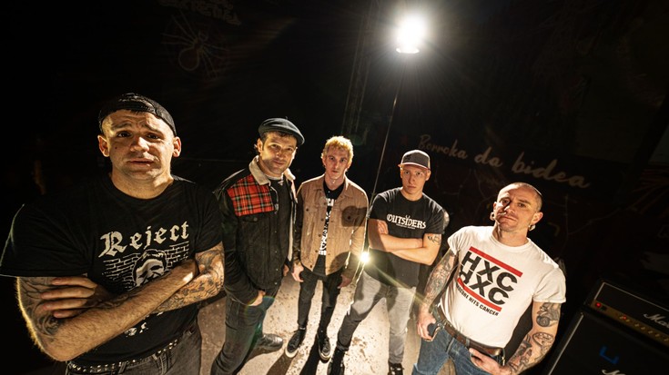 "Amorrutik eta etsipenetik idatzitako" Garratz taldearen kantu berriak, sarean