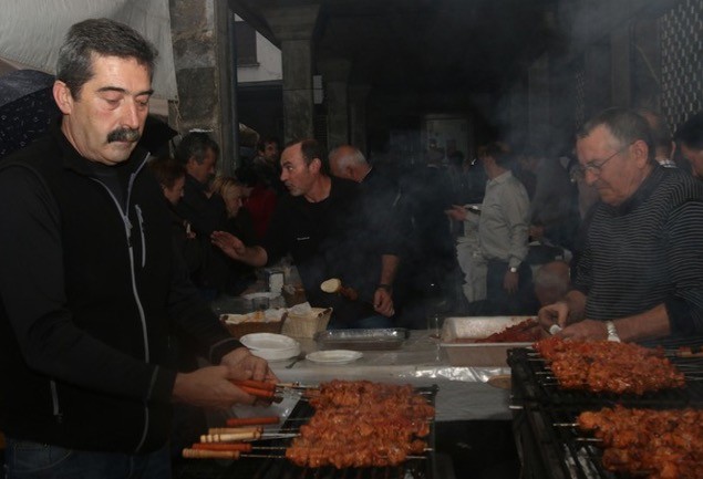 Asteburua iruditan