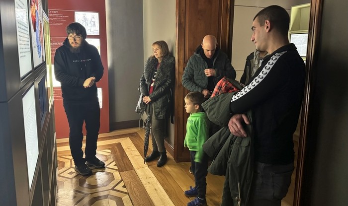 Bisita gidatuak, tailerrak eta lehiaketak Laboratoriumen, abenduan