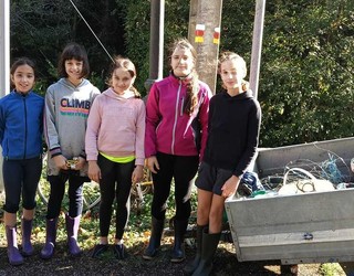 Leintz Gatzagan garbiago dago orain Deba ibaia