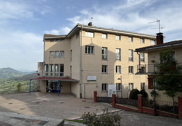 Elgetako jeltzaleen iritziz EH Bildu "alarmismoa eta frustrazioa" sortzen ari da eskolako jantokiaren proiektuarekin