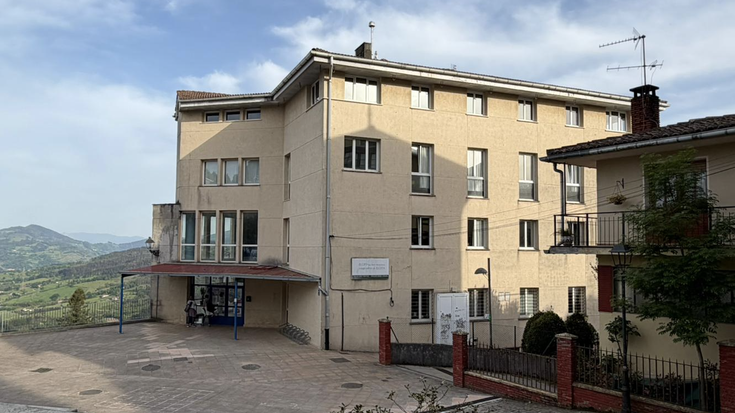 Elgetako jeltzaleen iritziz EH Bildu "alarmismoa eta frustrazioa" sortzen ari da eskolako jantokiaren proiektuarekin