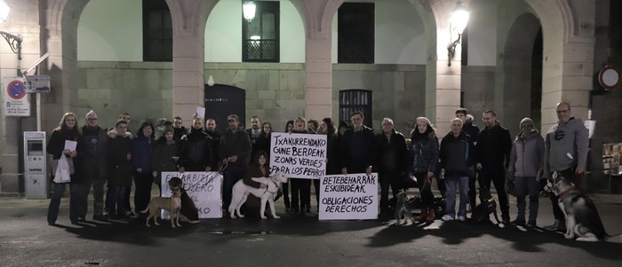 Bigarrenez elkartuko dira, Bergaran txakurrendako leku aproposak eskatzeko