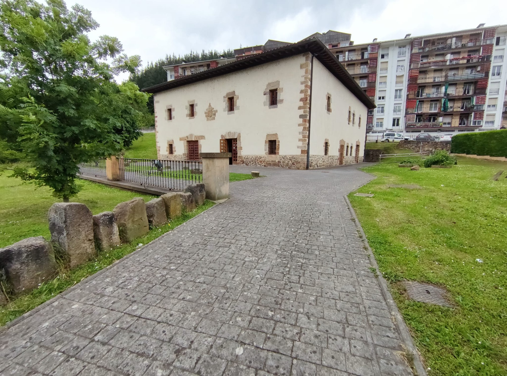Udaletxea obretan dagoen bitartean, udal zerbitzuak Ibarraundi museoan eskainiko dituzte