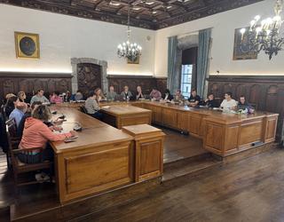 2025-2026ko ikasturterako hainbat tasa %2 igotzea onartu du udalbatzak