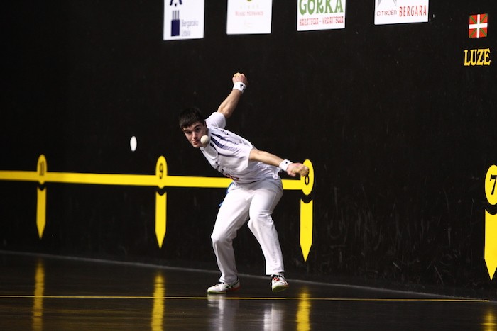 Bergara pilota elkarteko Ander Muruak eta Ander Etxanizek Soraluzeko lau t'erdikoa jokatuko dute