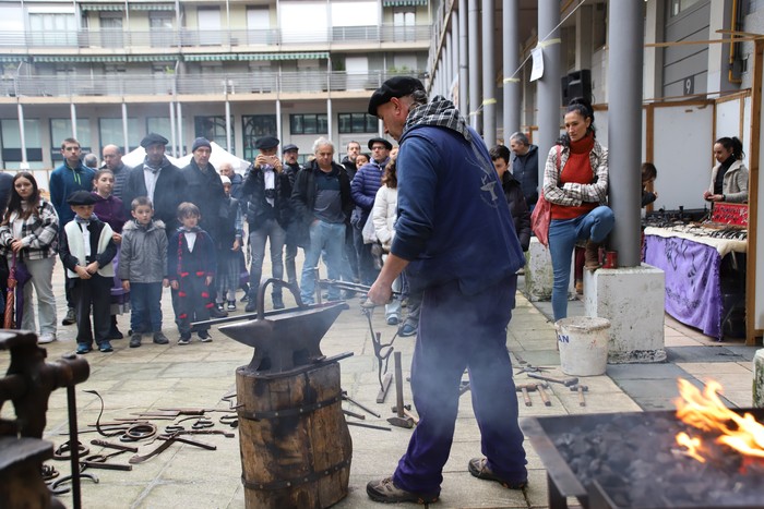 Santamasetako salmenta lizentziak arautzeko plegua onartu du Udalak