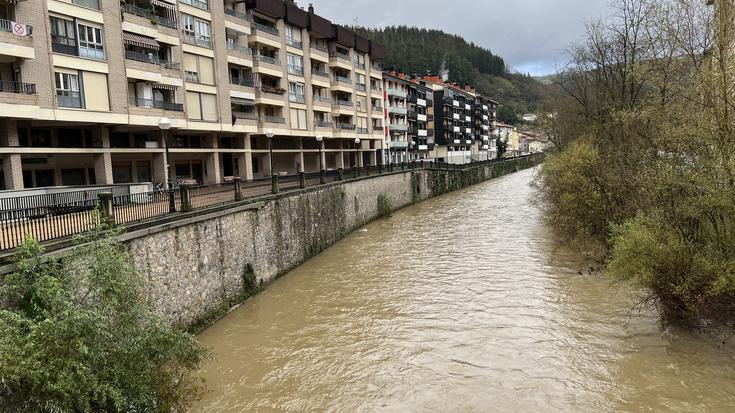 Giro heze eta hotzak jarraituko du egunotan