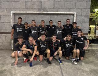 99 taldeak irabazi du Zaldibarko 24 orduko areto futbol txapelketa