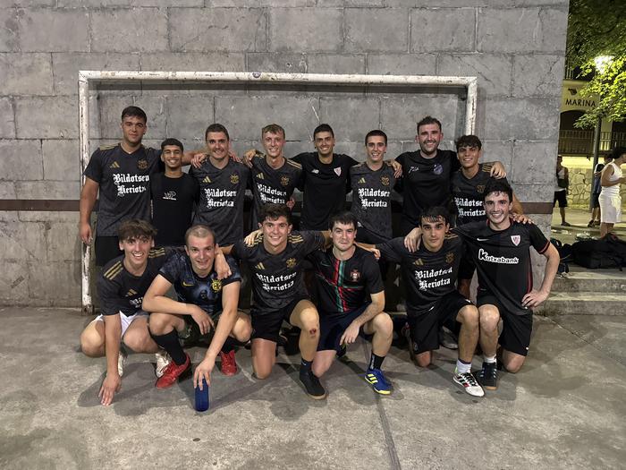 99 taldeak irabazi du Zaldibarko 24 orduko areto futbol txapelketa
