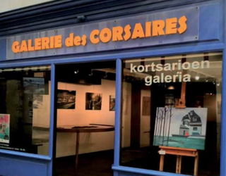 Baionako Kortsarioen galeriaren erakusketa jarri dute Aroztegin