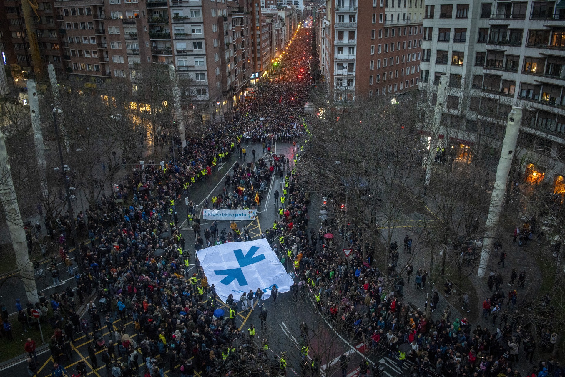 Urtarrilaren 13an Bilbon egingo den manifestaziora joateko autobusak antolatu dituzte