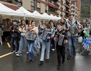 Euripean eta abelgorririk gabe ere, Erramu-zapatuak bere xarma mantendu du
