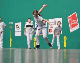 Pilotari gazteendako egun berezia izan da Antzuolan