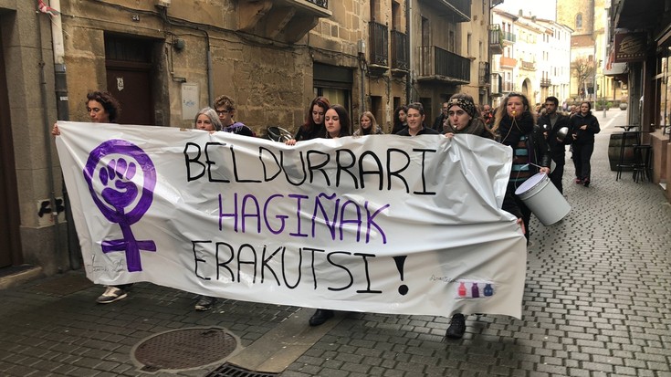 'Beldurrari haginak erakutsi' lelopean egin dute manifestazioa Elgetan