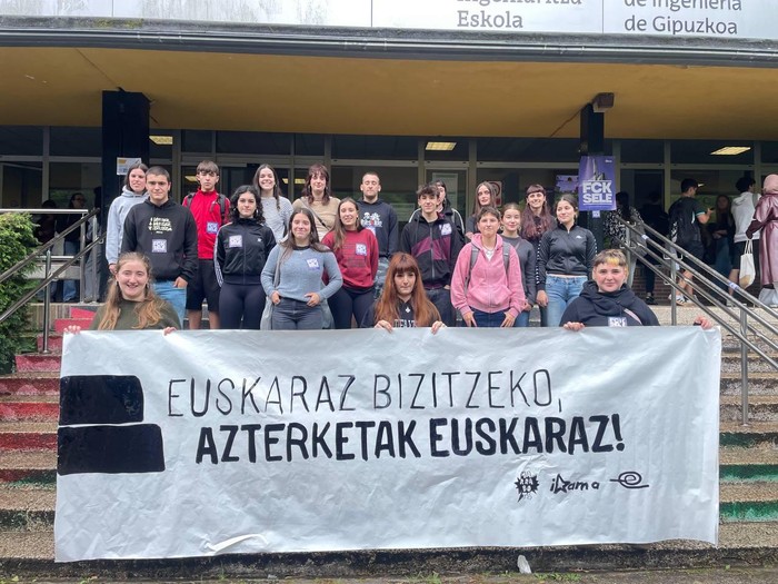 Azterketak euskaraz egin ahal izatea Euskal Herri osoan eskatu dute