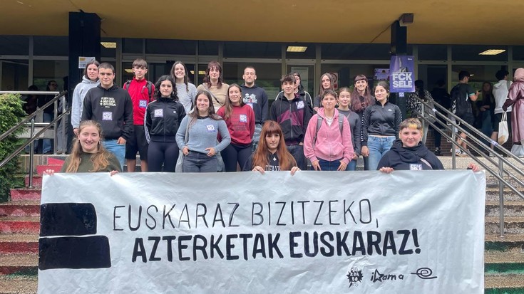 Azterketak euskaraz egin ahal izatea Euskal Herri osoan eskatu dute
