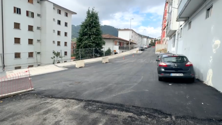 Asfaltatze lanak, bihar hasita, Garagartzan, Munarren, Bizkaia etorbidean eta Obenerreka kalean