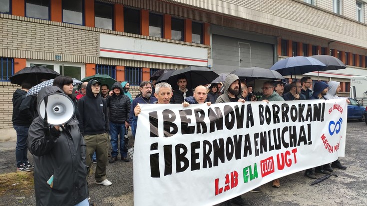 Bergarako Ibernovako langileek lanuztea egin dute erosahalmen galera salatzeko