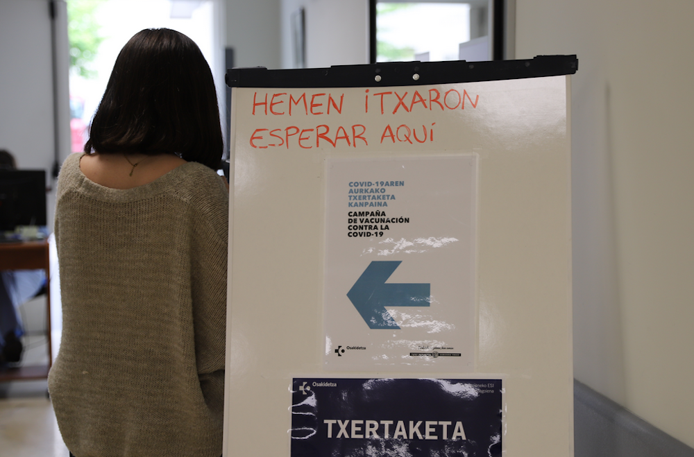 Urrirako, herritarren %90 txertatuta egongo dela adierazi du Sagarduik