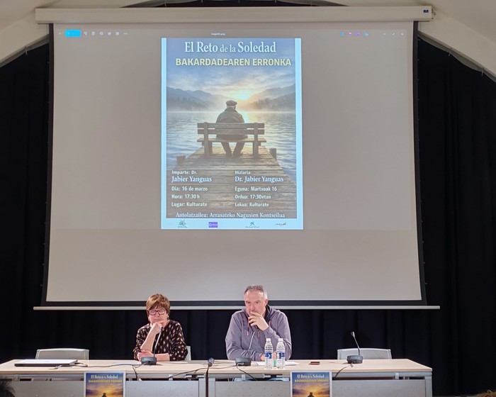 Esker ona hitzaldian parte hartutako guztioi