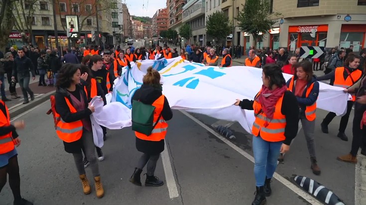 Sareren manifestaziora joateko autobusak izango dira bihar