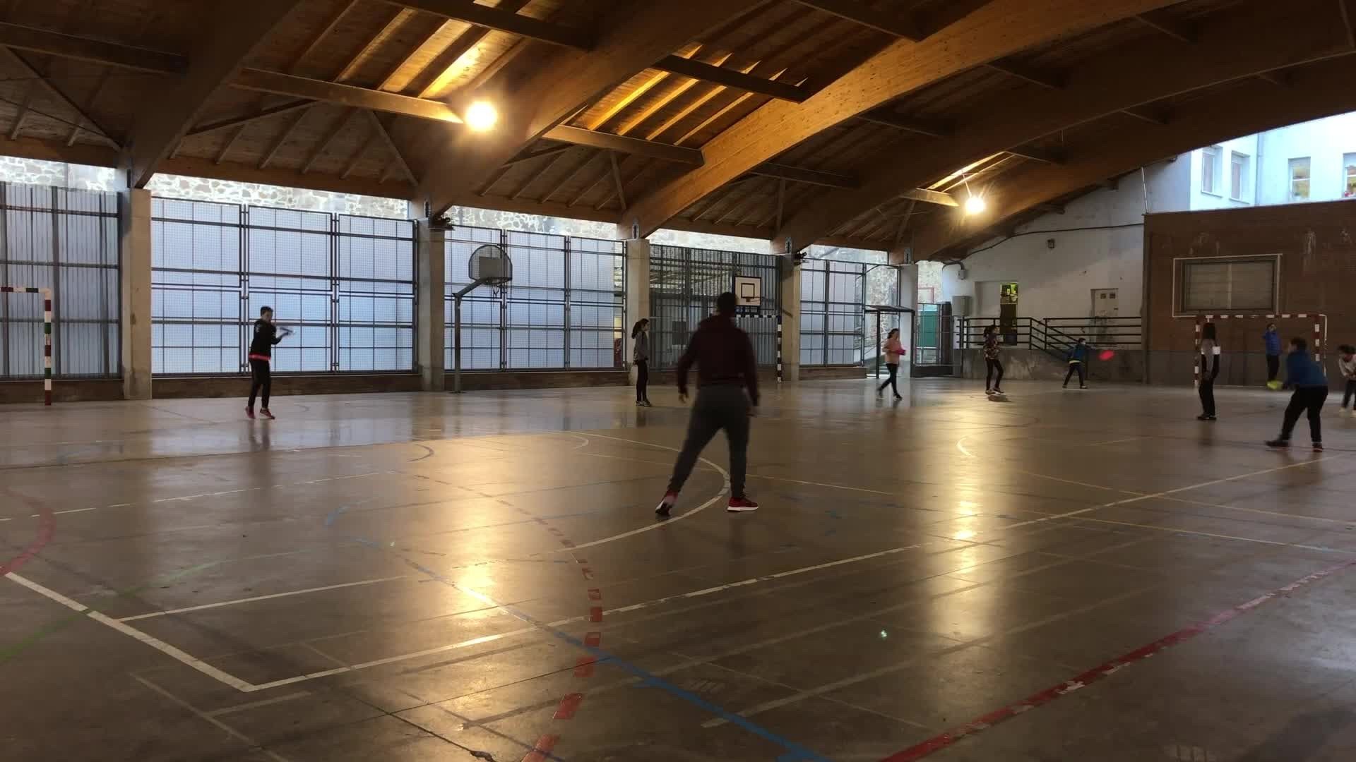 Asteon patioa itxita dago osasun neurriak bermatzeko