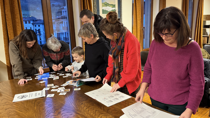 Herri Curriculuma erabilgarri dago, eta  umeei begirako tresna pedagogiko berria da