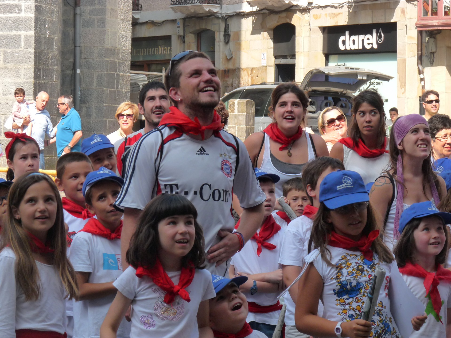 Hezitzaileen zerrenda osatzen dabil Txatxilipurdi