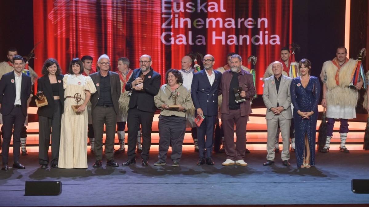 Zinemira saria jaso dute Asier Altunak eta Telmo Esnalek