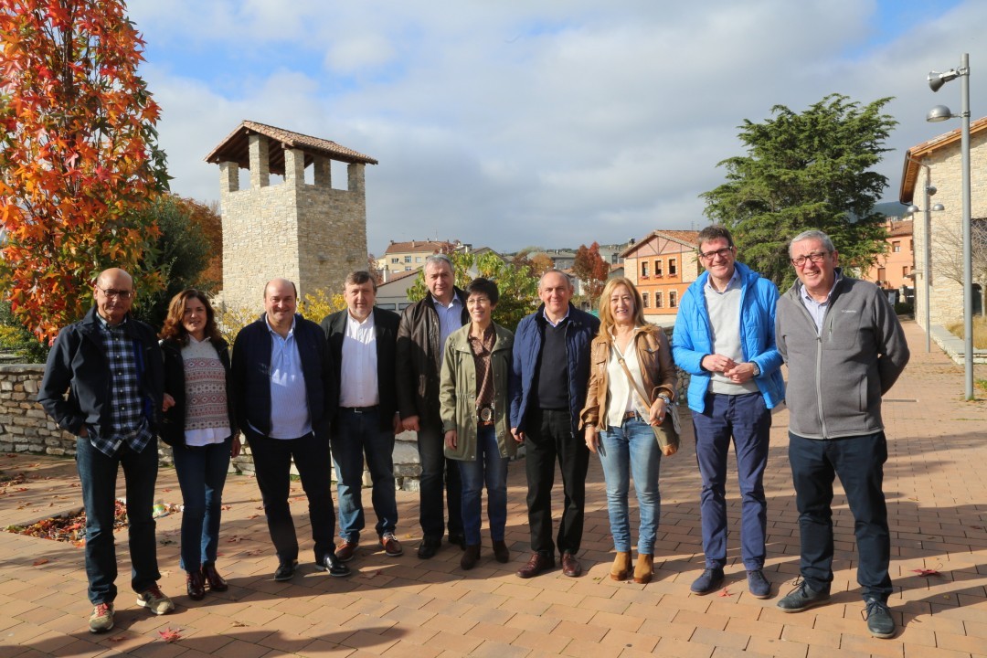 Ortuzarrek Bilduri eskatu dio “gehien behar duten pentsiodunei, larrialdi egoeran dauden familiei eta langabeei laguntzearen… ala PPri laguntzearen artean” aukeratzeko