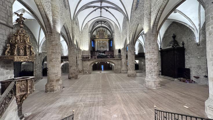 Eserlekuz hustu dute Oñatiko San Migel parrokia