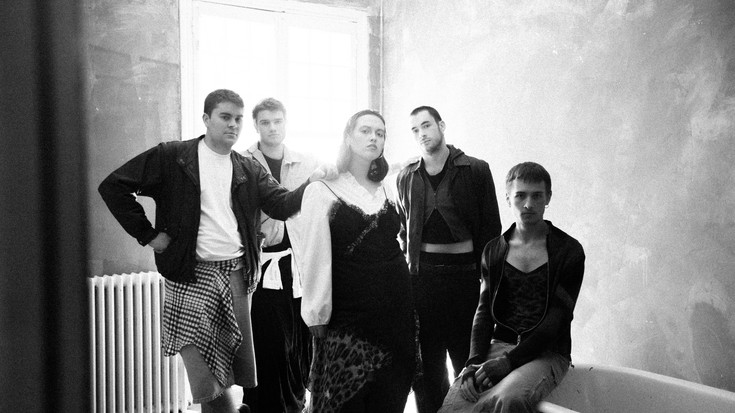 Malko taldeak 'Biszerala' abestiaren bideoklipa argitaratu du, disko berriaren aurrerapen gisa