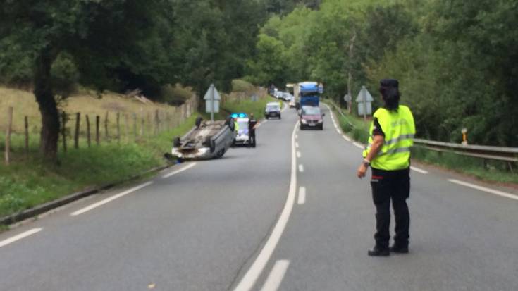 Auto bat irauli egin da Elorregi eta Zubillaga artean 