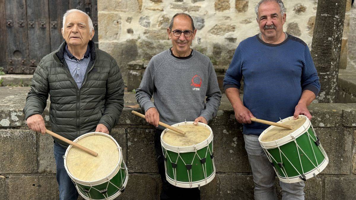 1969ko ausardiatik, gaur egungo ilusiora: danborrada, berriro kalera aterako dute Aramaion